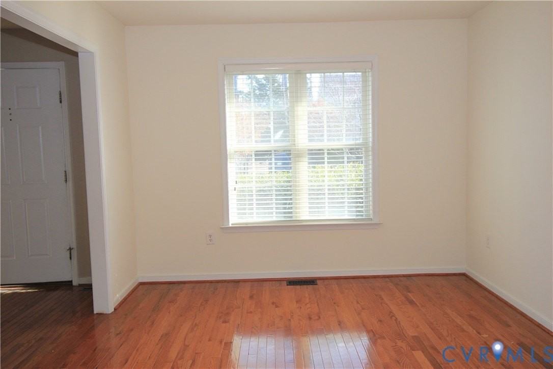 11528 Pinedale Dr - Photo 4 of 19