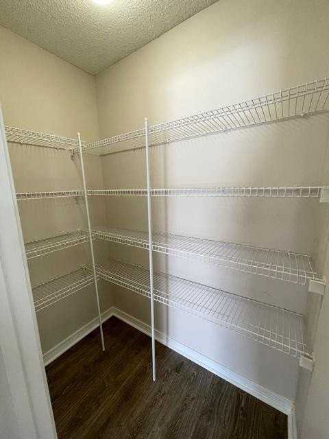 925 Village Ln - Photo 7 of 23