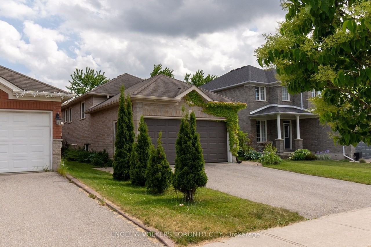 125 Sovereign'S Gate Uppr - Photo 3 of 24