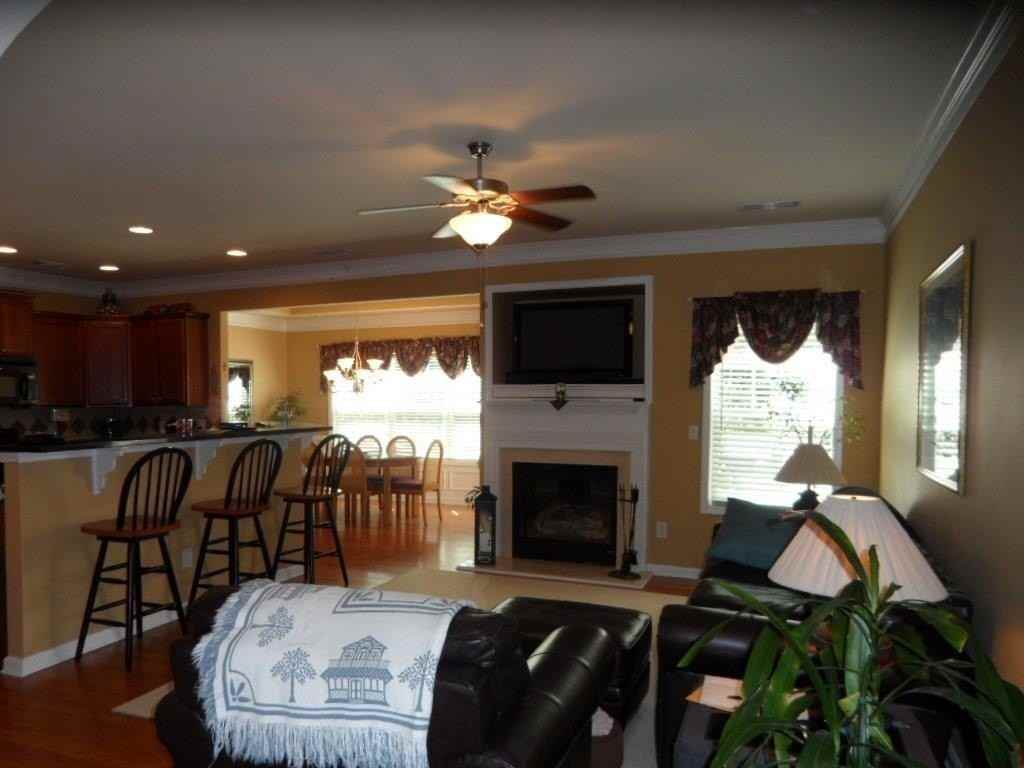 5040 Hastings Ter - Photo 3 of 17