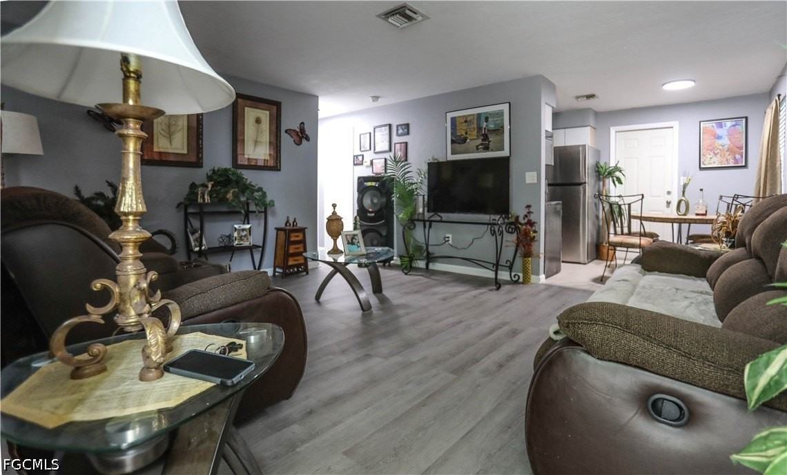 2406 Linhart Ave - Photo 6 of 13