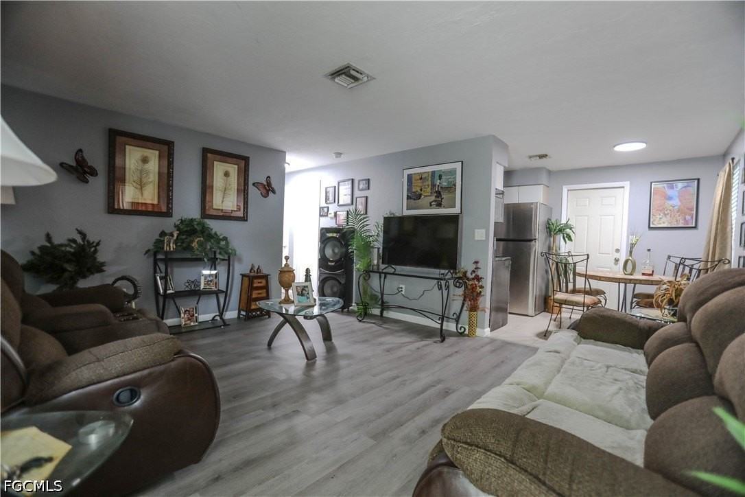 2406 Linhart Ave - Photo 7 of 13