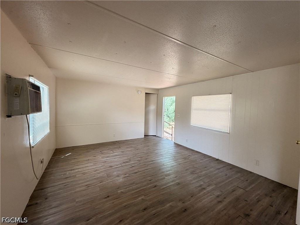 8146 Tolles Dr - Photo 2 of 9