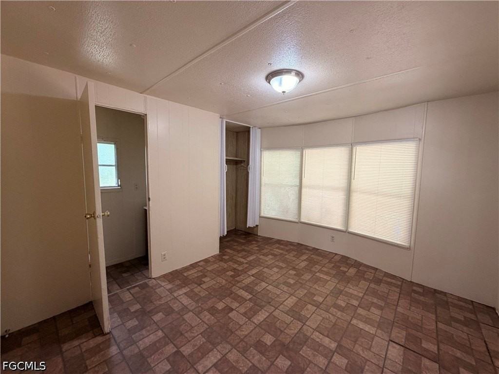 8146 Tolles Dr - Photo 3 of 9