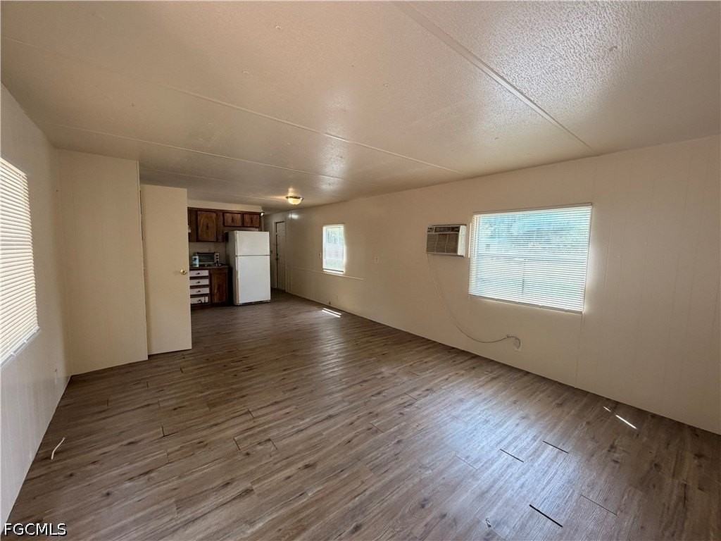 8146 Tolles Dr - Photo 4 of 9