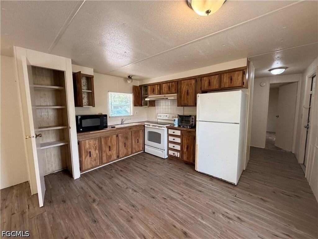 8146 Tolles Dr - Photo 5 of 9