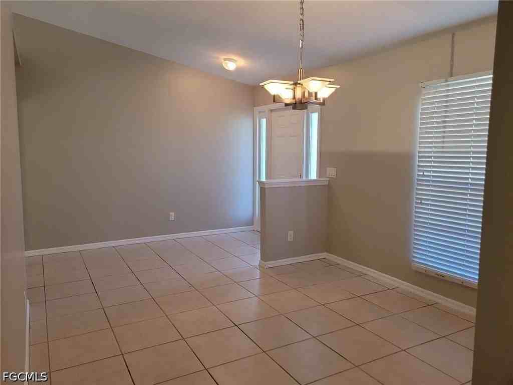 1702 Ne 33rd St - Photo 4 of 32