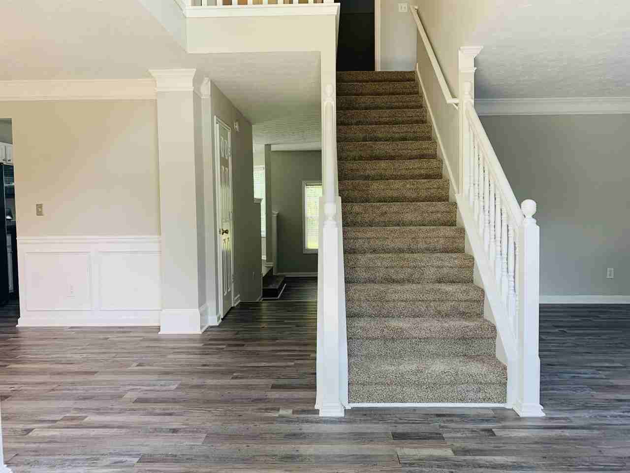 325 Barrington Grange Dr - Photo 2 of 44