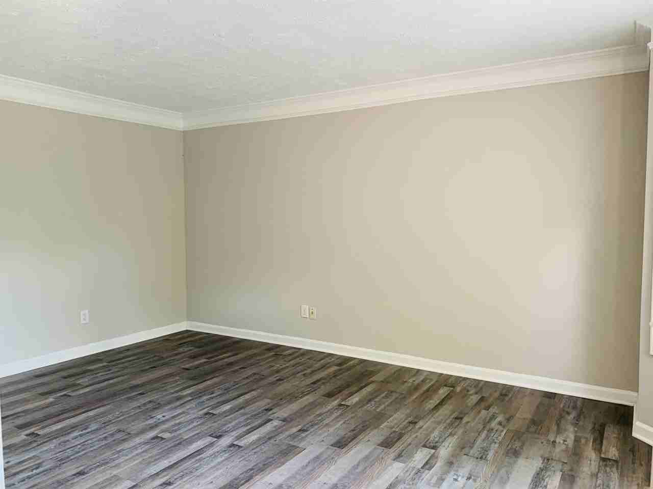 325 Barrington Grange Dr - Photo 3 of 44