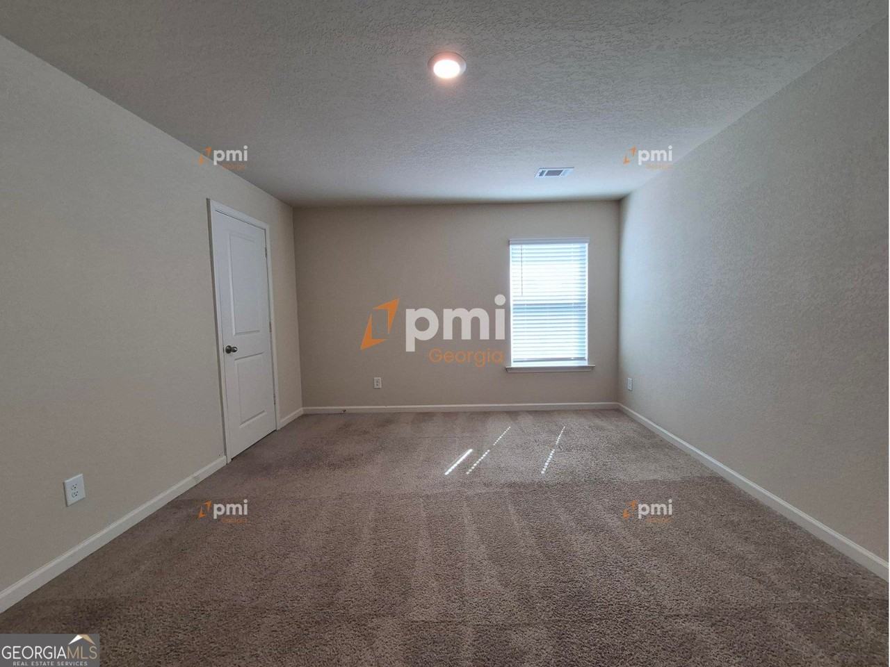 533 Moline Way - Photo 7 of 19