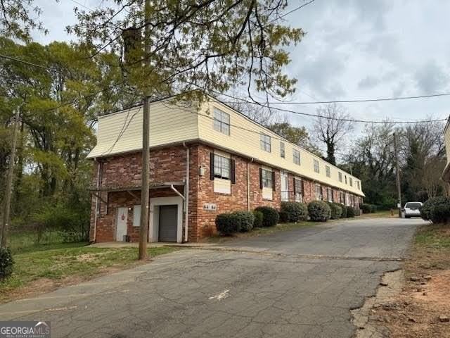 1110 W Poplar St - Photo 3 of 3