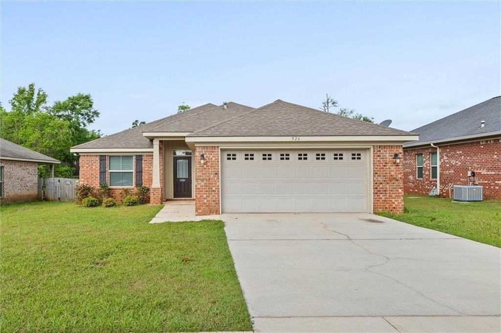 926 Tudor Ln
