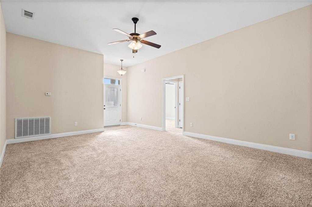 926 Tudor Ln - Photo 3 of 21