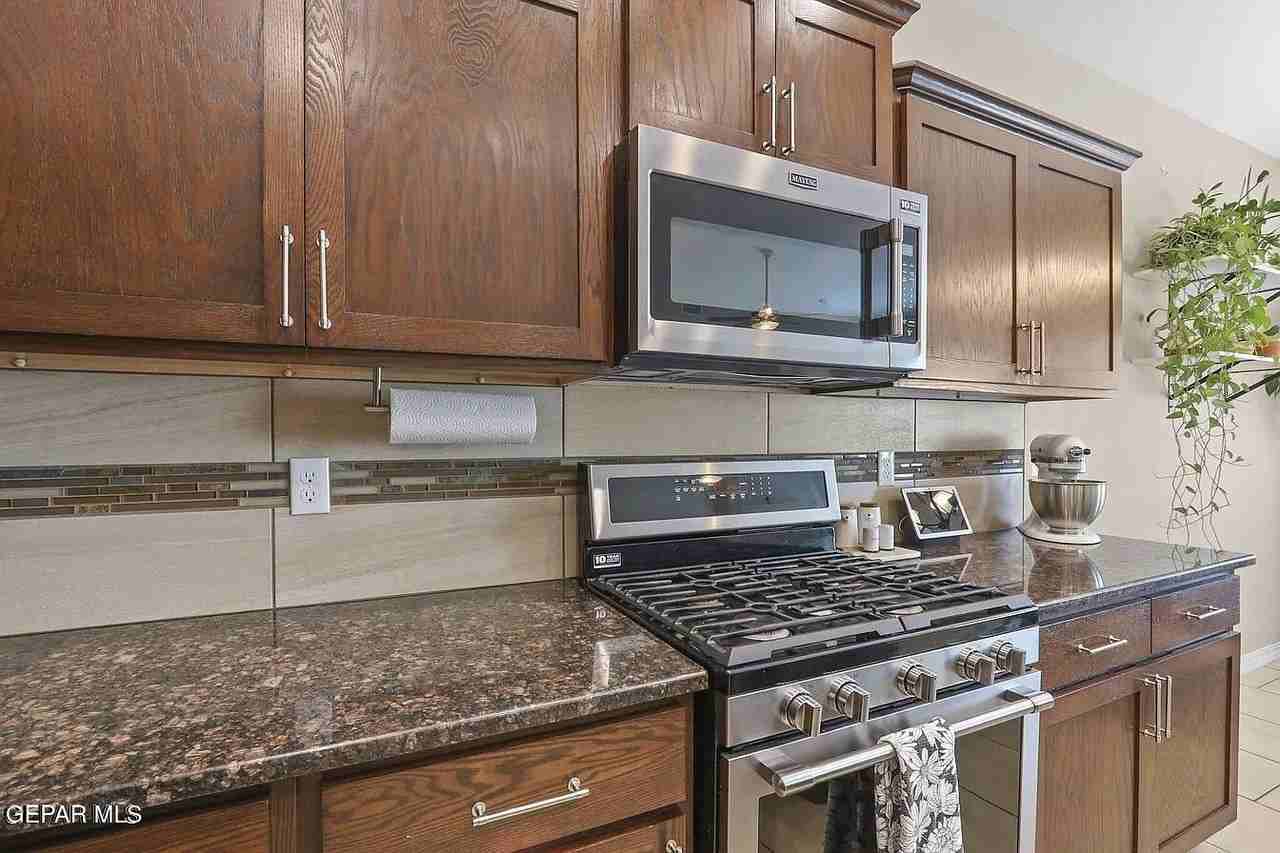 6457 Harapon St - Photo 7 of 23