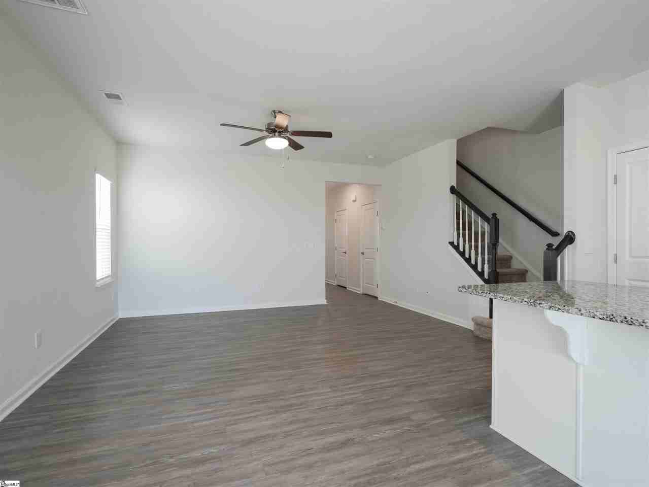 200 Roudwood Dr - Photo 4 of 16