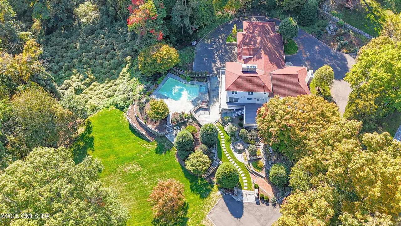 21 Harkim Rd - Photo 3 of 40