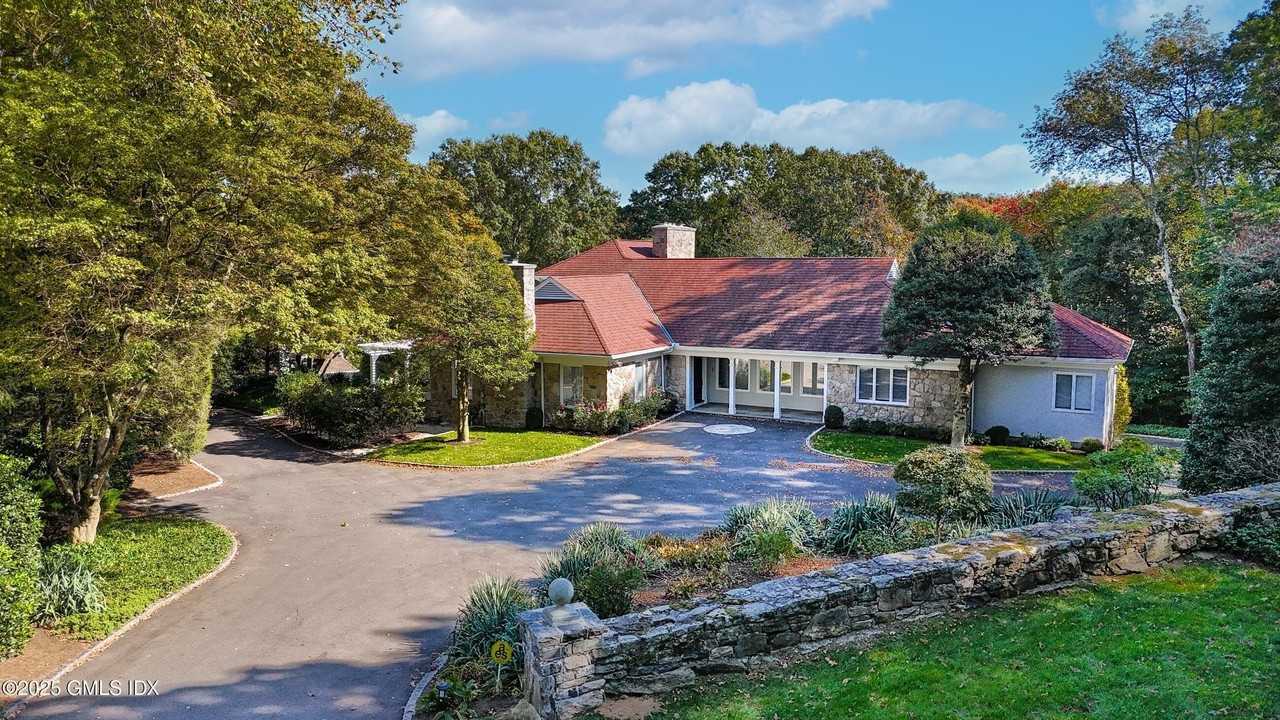 21 Harkim Rd - Photo 5 of 40