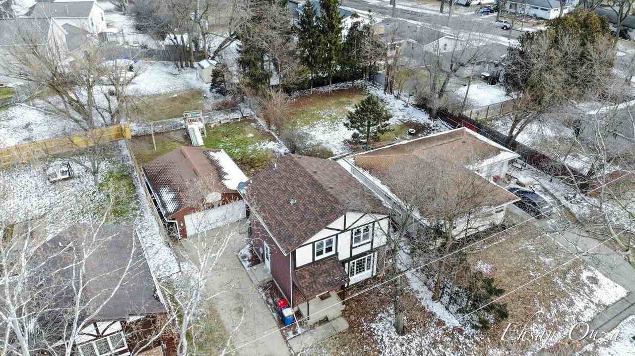 1073 Sweet St Ne - Photo 2 of 28