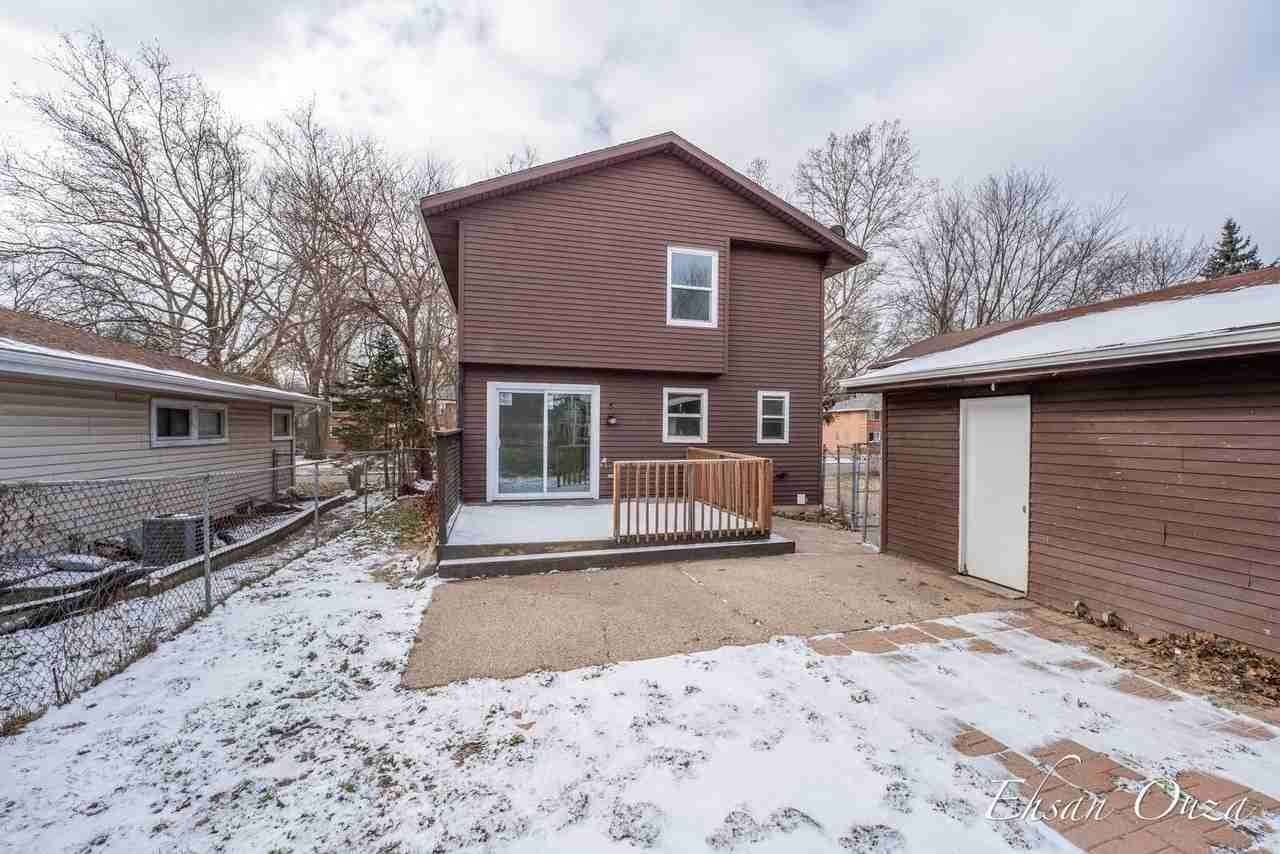 1073 Sweet St Ne - Photo 7 of 28