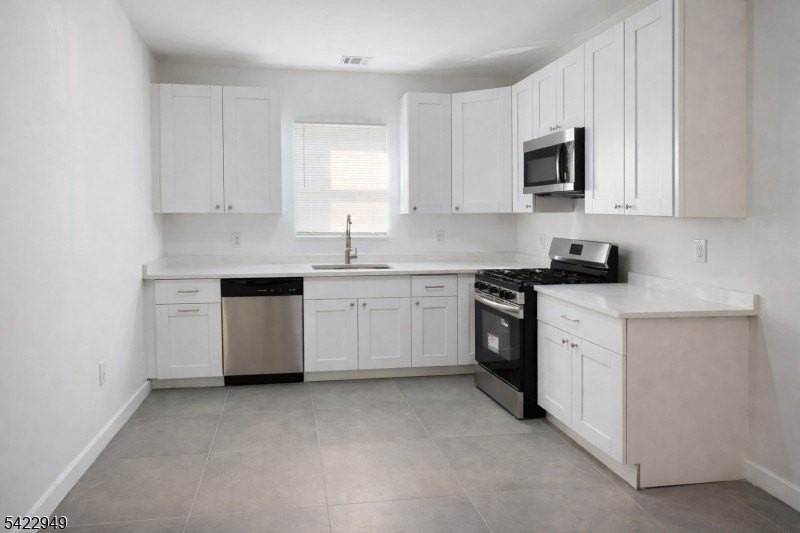 359 S 20th St - Photo 3 of 9