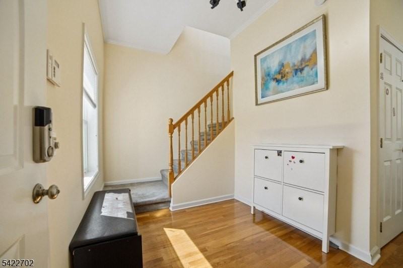 21 Grove St - Photo 4 of 32