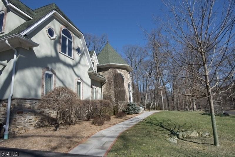 673 Glendale Rd - Photo 2 of 19