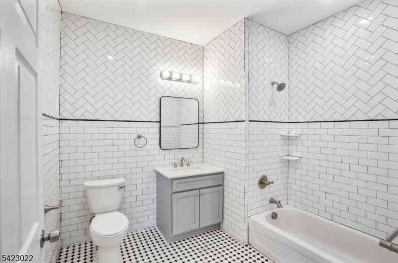 100 North Ave #3C - Photo 2 of 5
