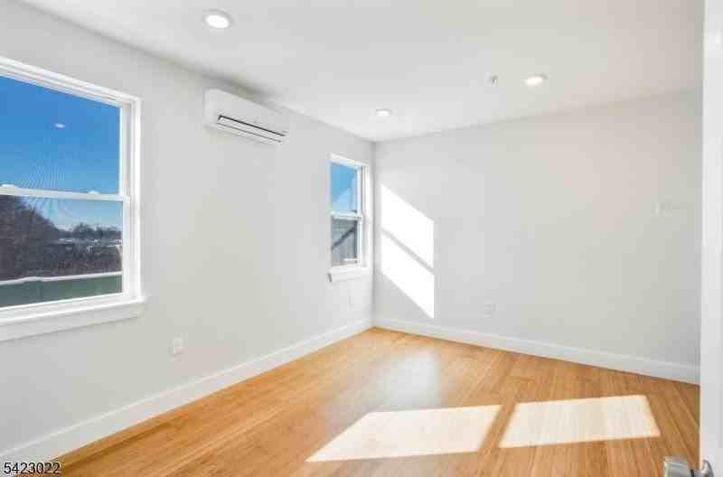100 North Ave #3C - Photo 3 of 5