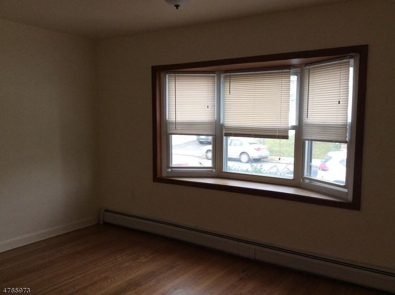 109 Scoles Ave - Photo 5 of 10