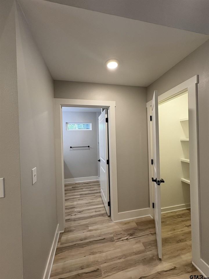 305 Post Oak Dr - Photo 7 of 16