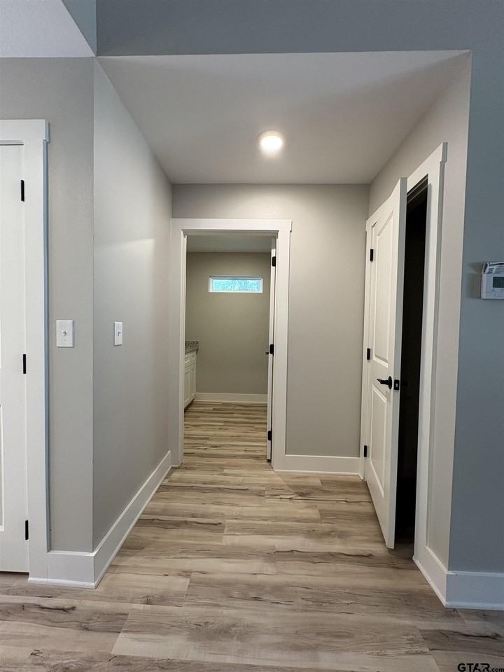 305 Post Oak Dr - Photo 6 of 16