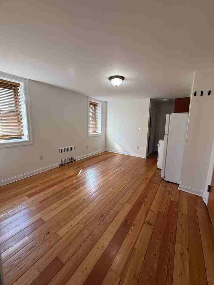 800 Bloomfield St #G - Photo 2 of 8