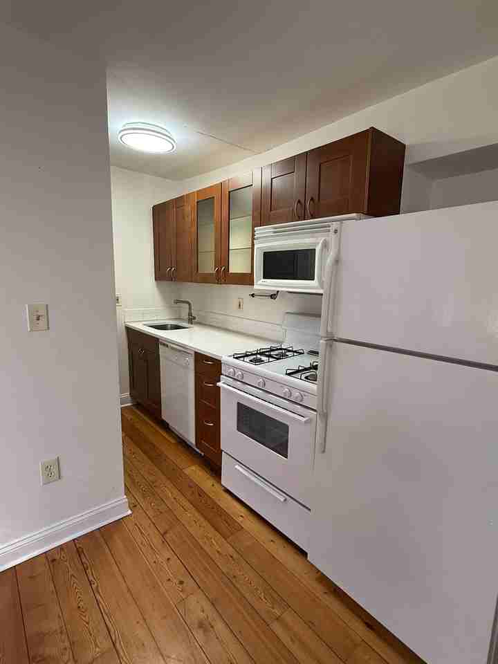 800 Bloomfield St #G - Photo 6 of 8