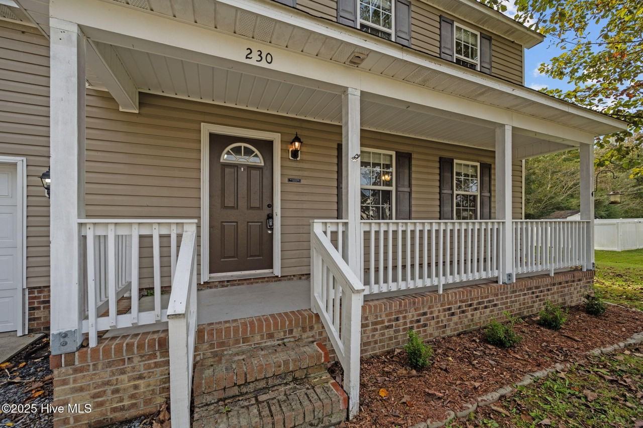 230 Dartmoor Trl - Photo 2 of 37