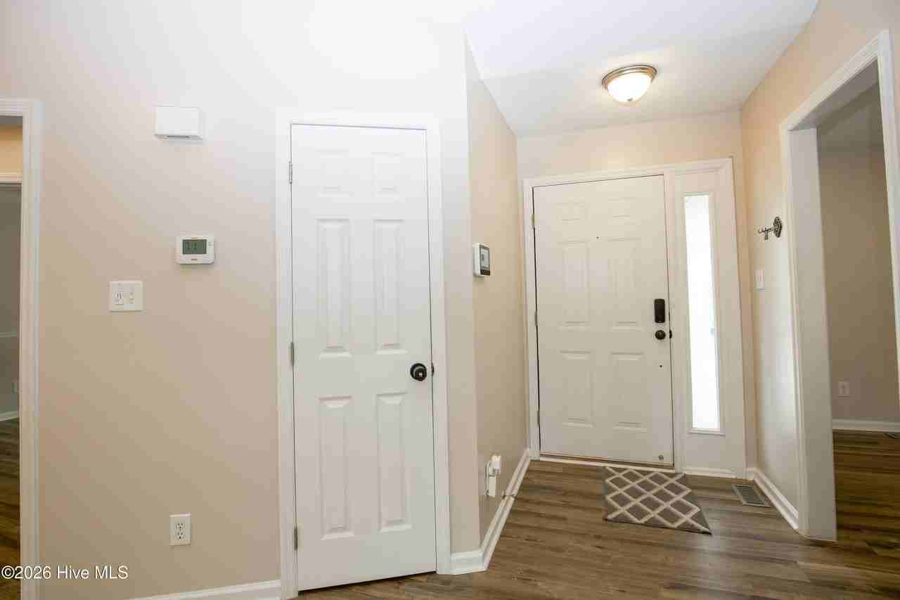 290 Spring Lake Dr - Photo 2 of 47