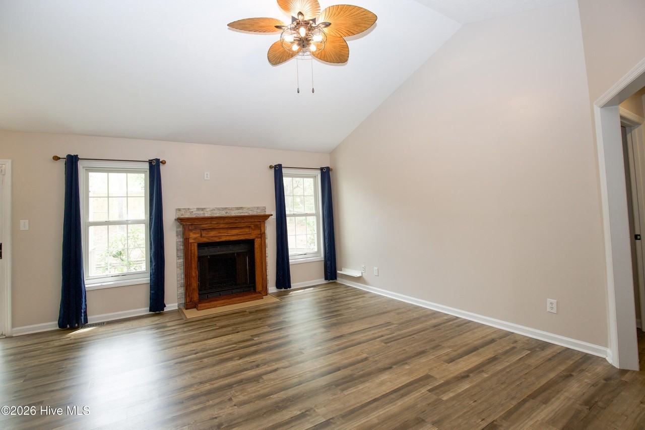 290 Spring Lake Dr - Photo 3 of 47