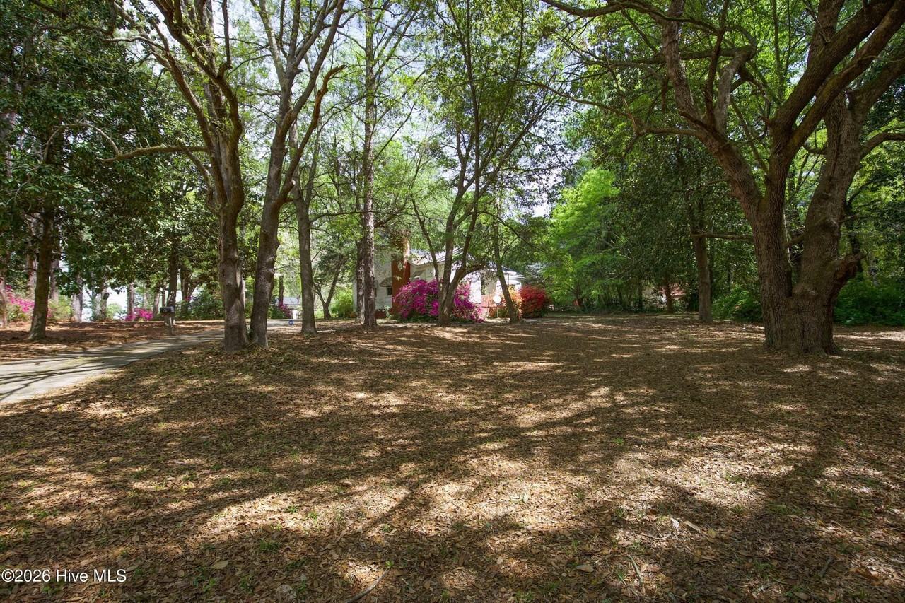 701 E Main St - Photo 3 of 23