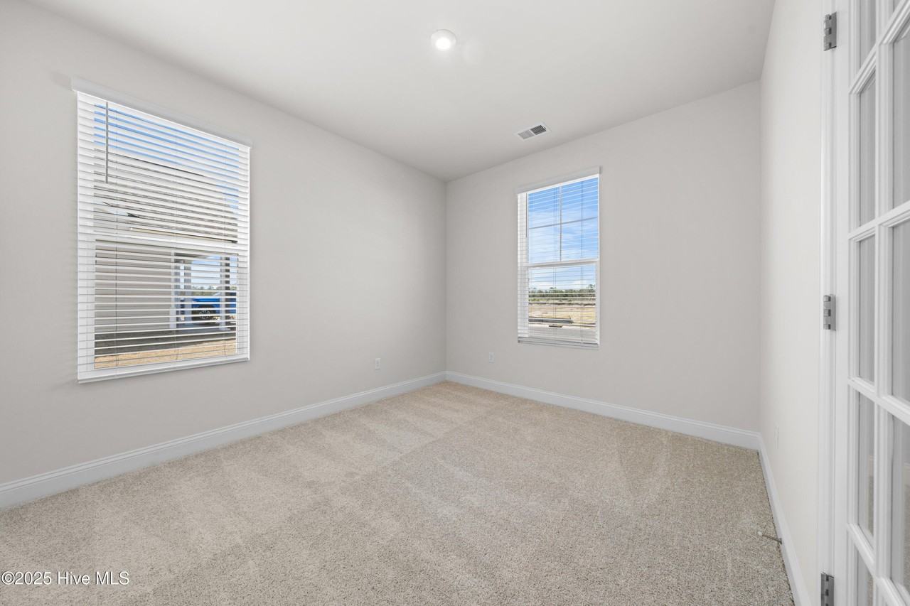 7418 Linda Vista Ln Ne - Photo 7 of 43