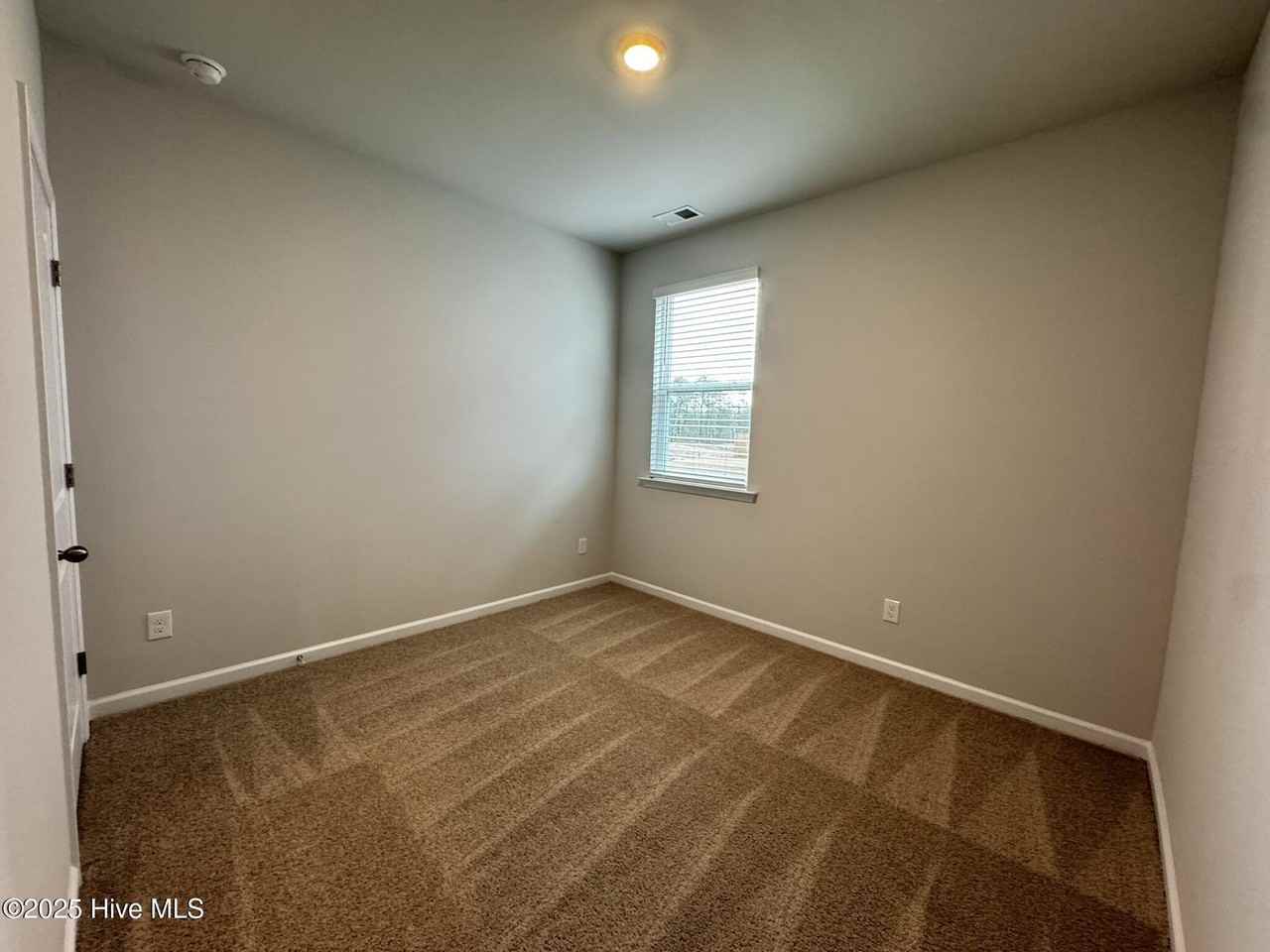 2084 Willowleaf Dr - Photo 4 of 22