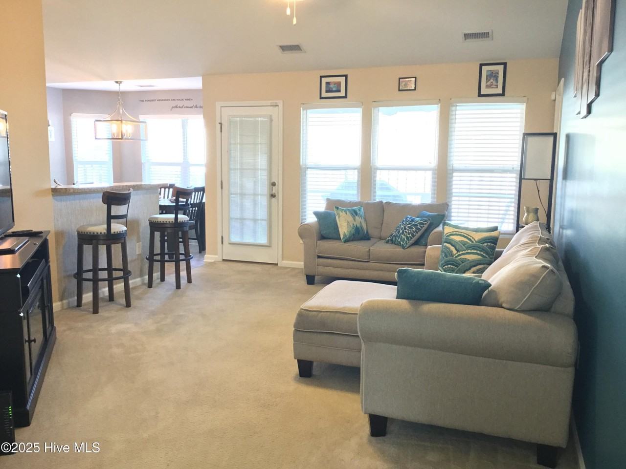 2166 Willow Crk - Photo 3 of 11