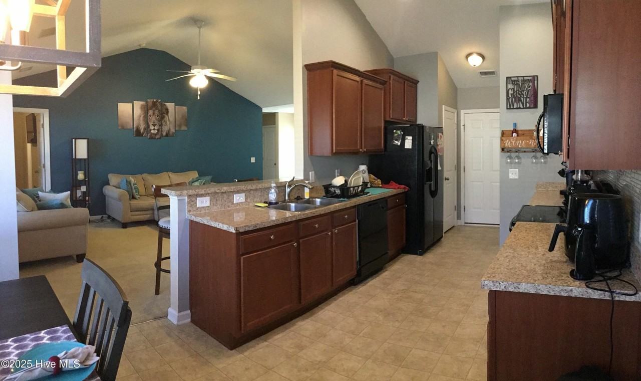 2166 Willow Crk - Photo 5 of 11