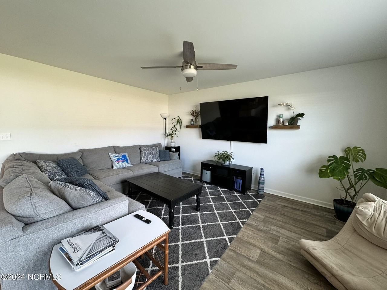 665 Chester Way Ne - Photo 7 of 15