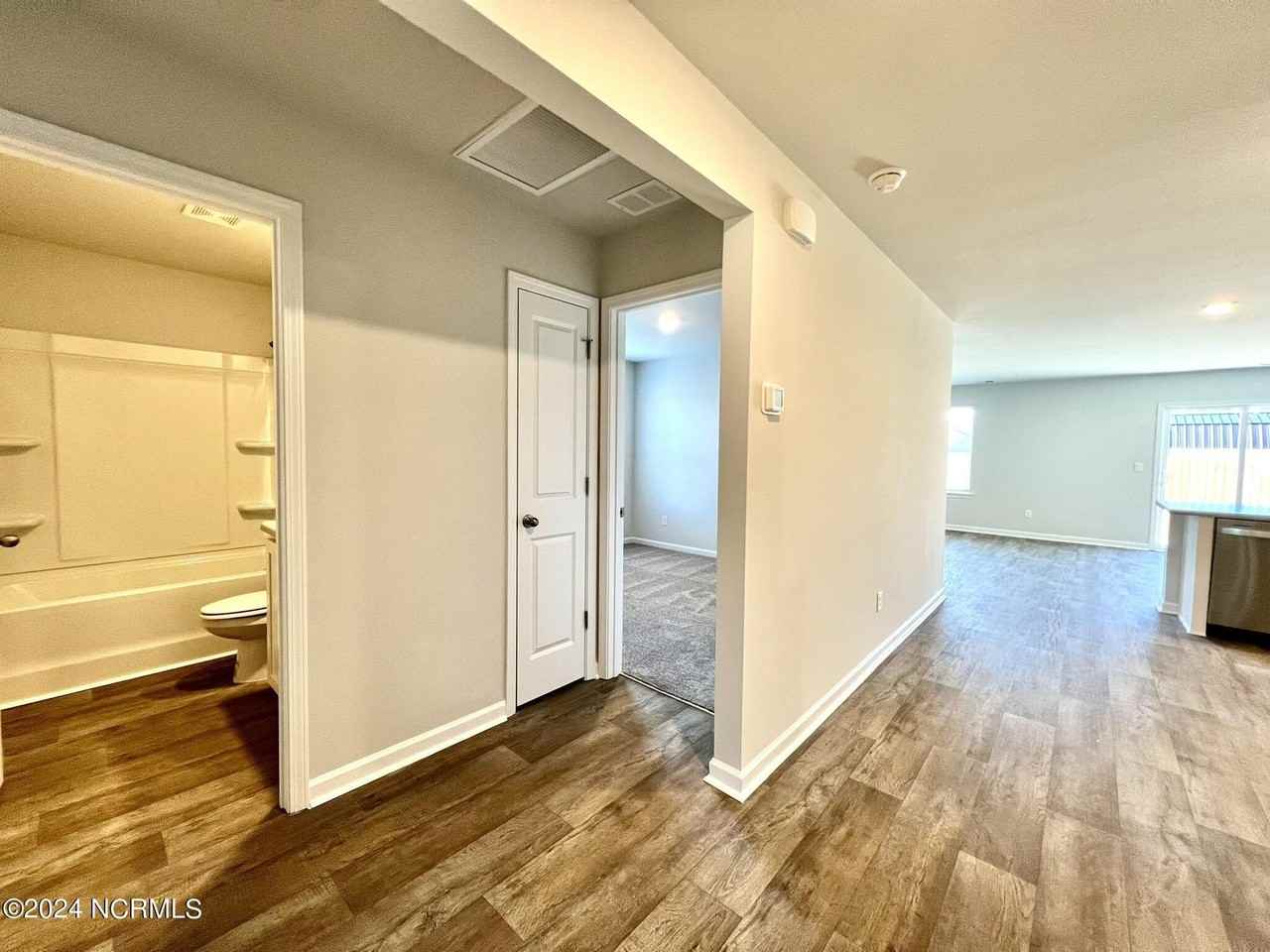 8219 E Highcroft Dr Ne - Photo 2 of 23