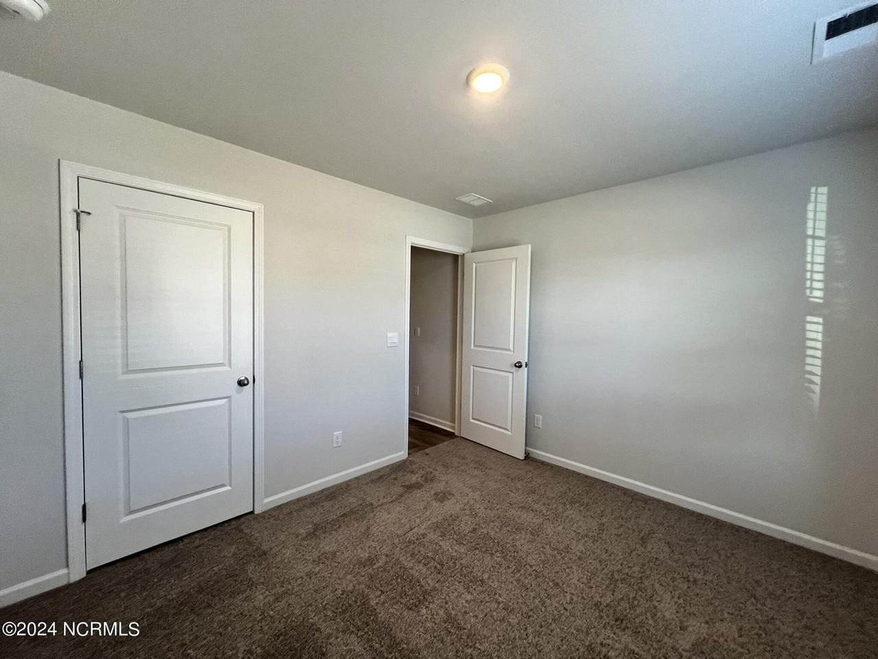 8219 E Highcroft Dr Ne - Photo 4 of 23