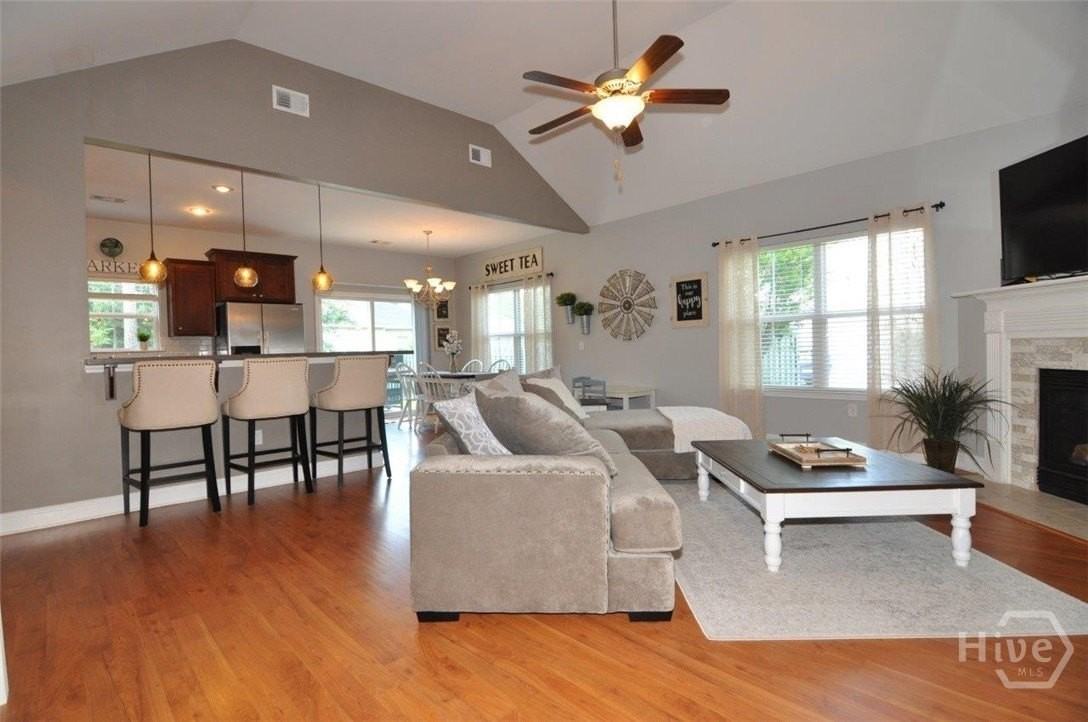 156 Cottonham Ct - Photo 4 of 34