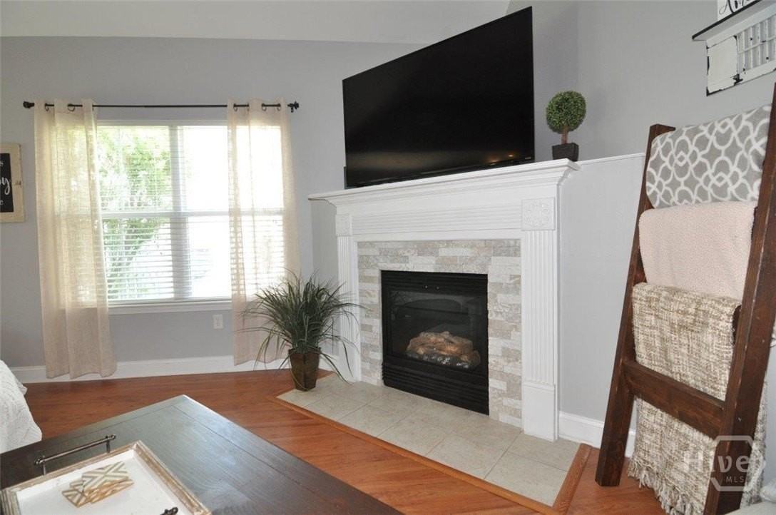 156 Cottonham Ct - Photo 7 of 34