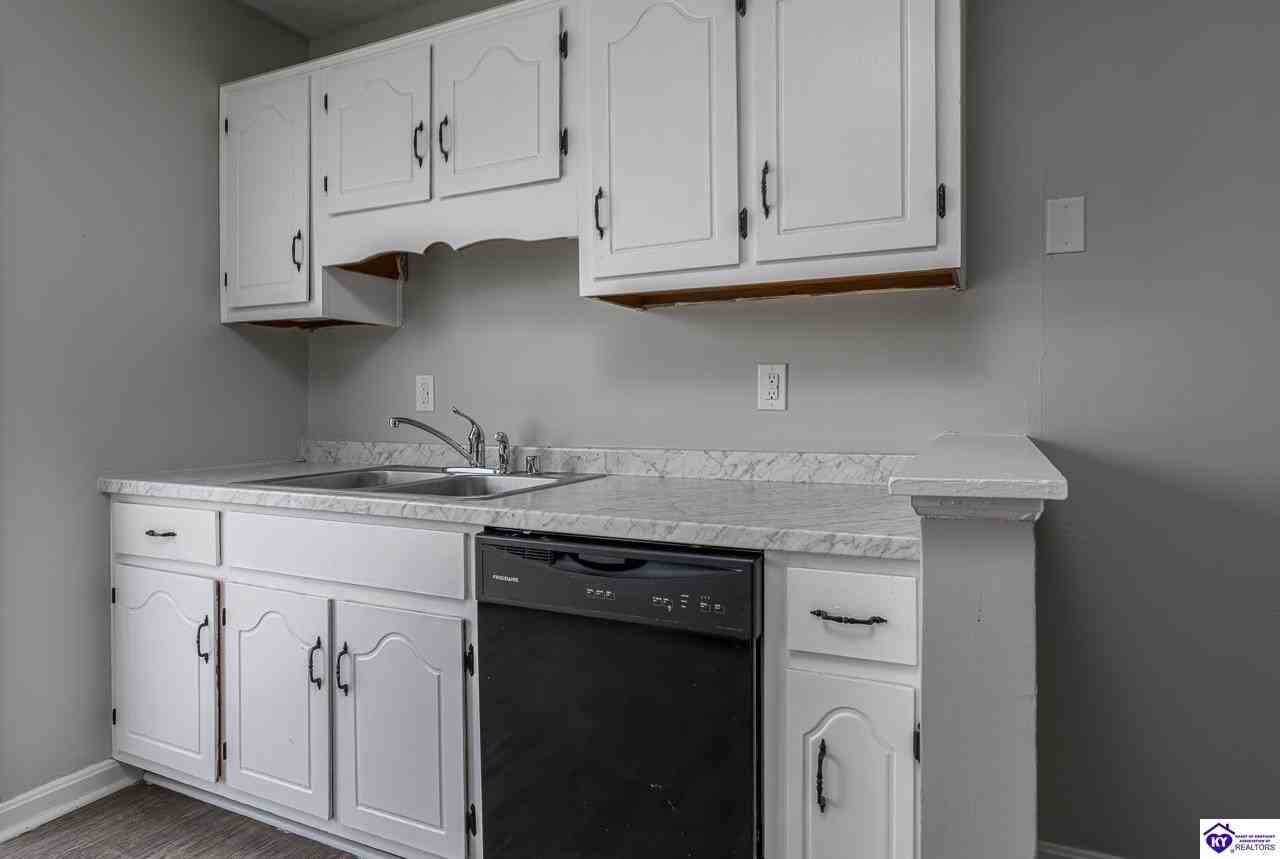 2845 Frontier Ct #5 - Photo 3 of 8