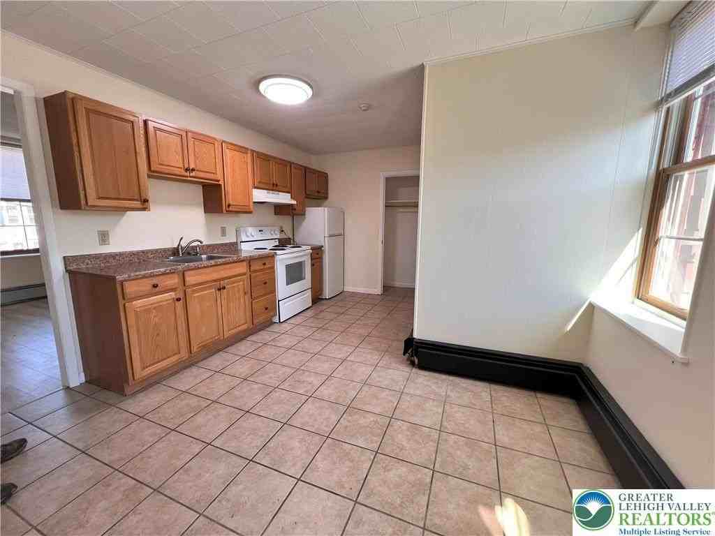 601 Walnut Ave Apt 6 - Photo 2 of 9