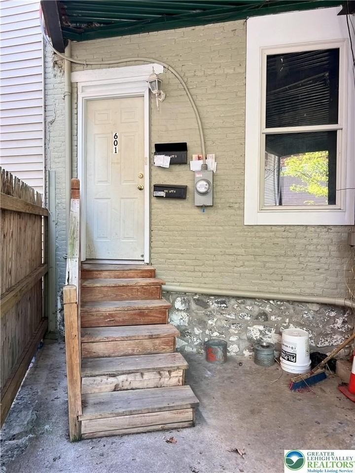 601 Walnut Ave Apt 6 - Photo 7 of 9