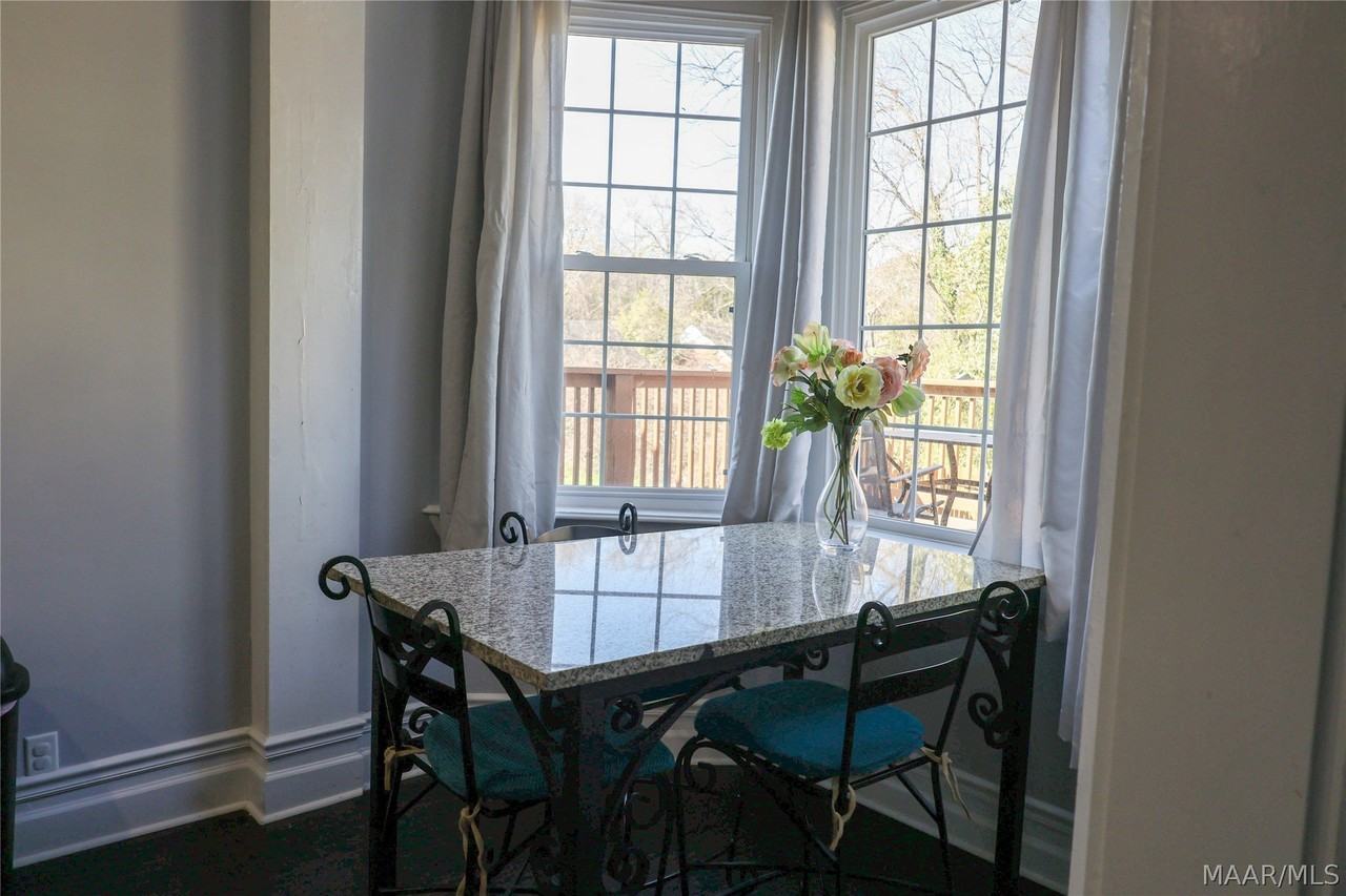 1314 S Court St - Photo 5 of 33